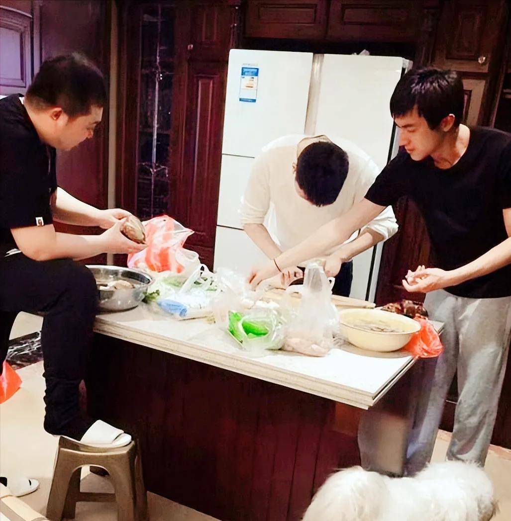 宅神君养生爱做饭35岁该折在女人手里了pg电子试玩平台九亿少女的梦林更新豪(图5)